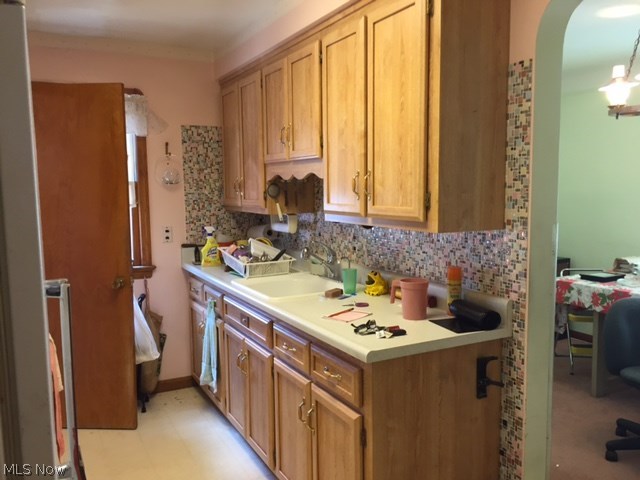 Main image without alt text