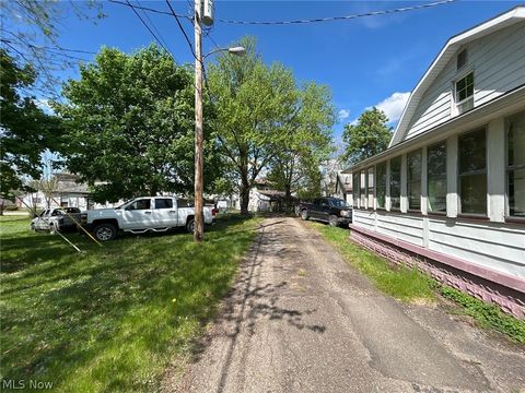 Tiny photo for 119 Belle Alley, Uhrichsville, OH 44683 (MLS # 5202759)