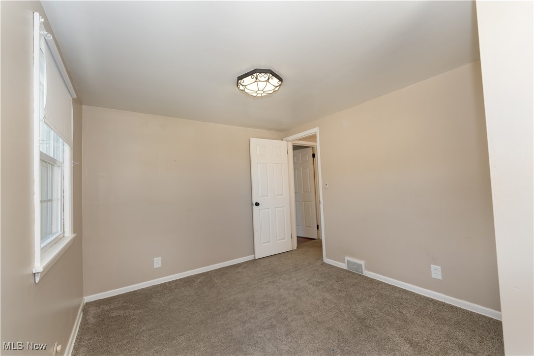 2640 Gladwae Drive, Youngstown, Ohio image 27