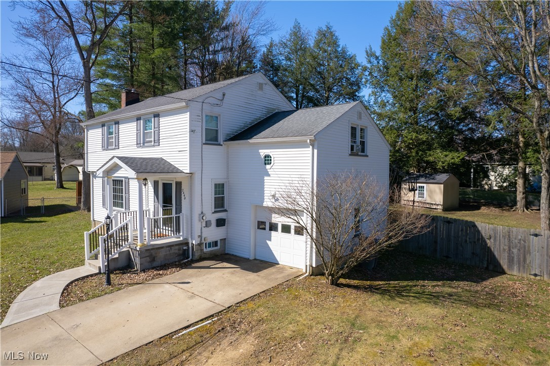 2640 Gladwae Drive, Youngstown, Ohio image 3