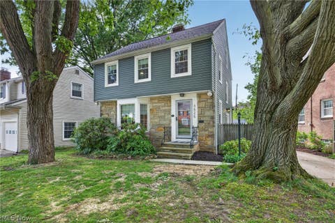 Homes For Sale - 3525 Edison Road<br/> Cleveland Heights, OH 44121