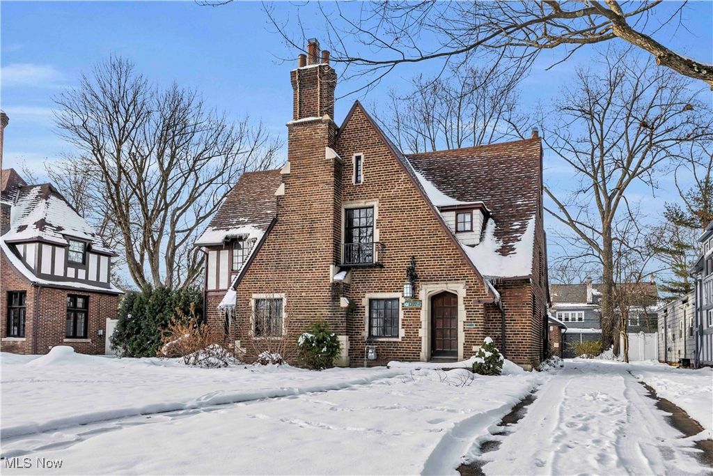 Photo of 3232 Warrington Road, Shaker Heights, OH 44120 (MLS # 5176417)