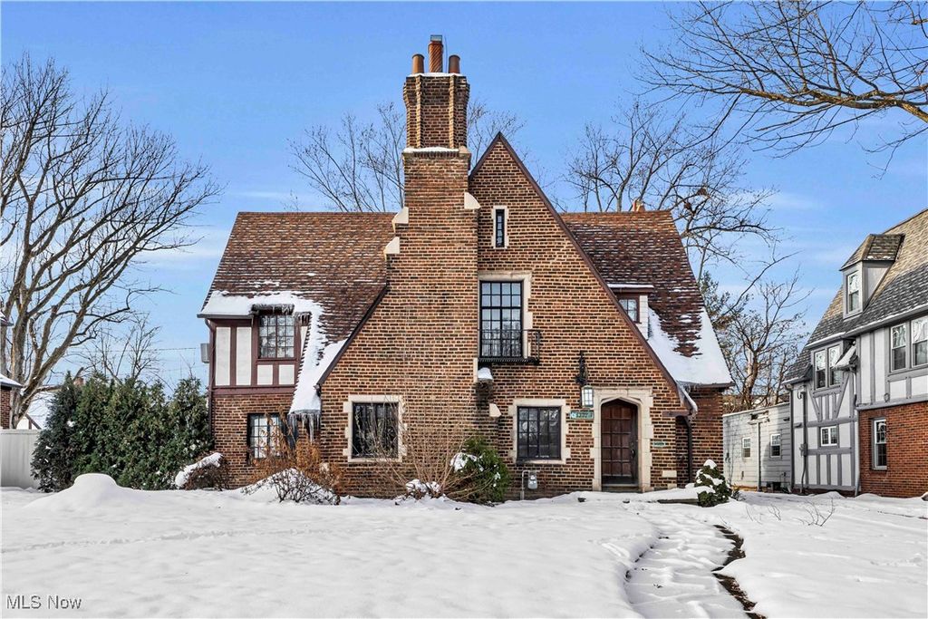 Photo of 3232 Warrington Road, Shaker Heights, OH 44120 (MLS # 5176417)