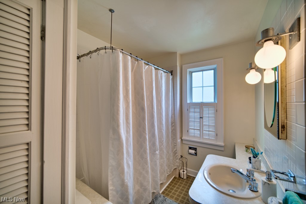 Shaker Allotment Cos 01 - Residential