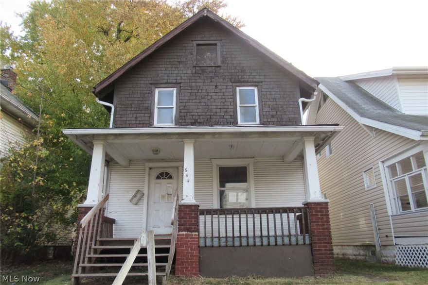 Great southwest location for this 3 bedroom near Aultman Hospital and Canton schools.  Home needs some repairs and updating, but you can't go wrong at this price.  Sold as-is.