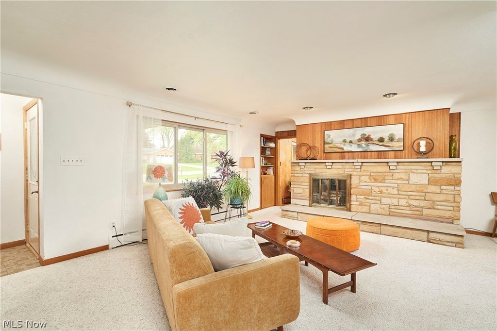Photo of 639 N Azalea Boulevard, Barberton, OH 44203 (MLS # 5206255)
