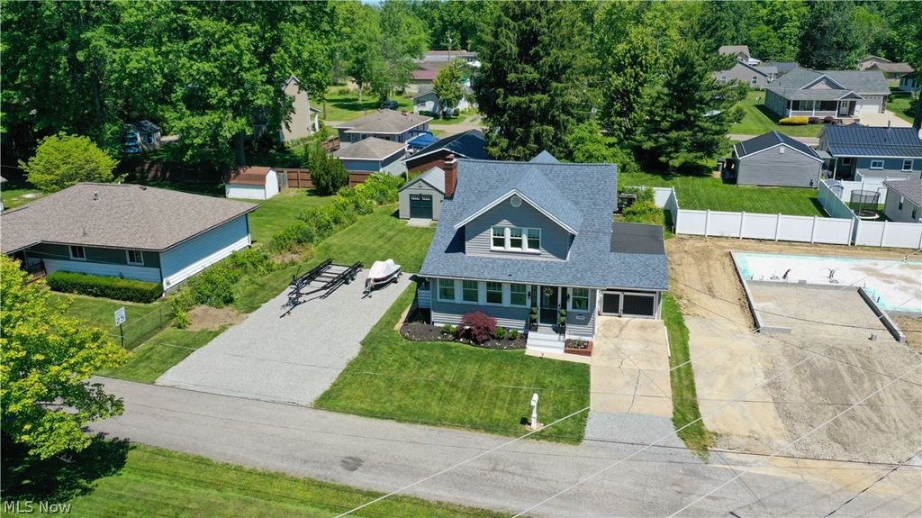 Photo of 17500 Lundys Lane, Lake Milton, OH 44429 (MLS # 5216227)