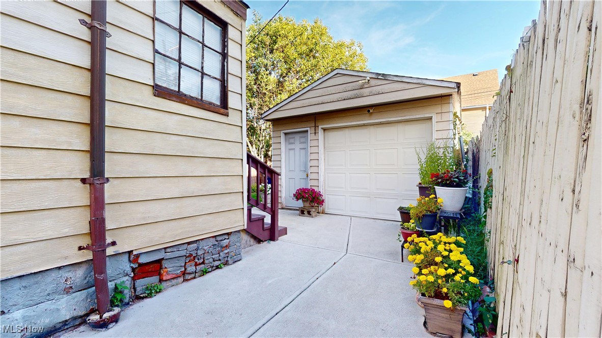 Cleveland, Ohio 44103, United States, 3 Bedrooms Bedrooms, ,3 BathroomsBathrooms,Residential,Active,225272