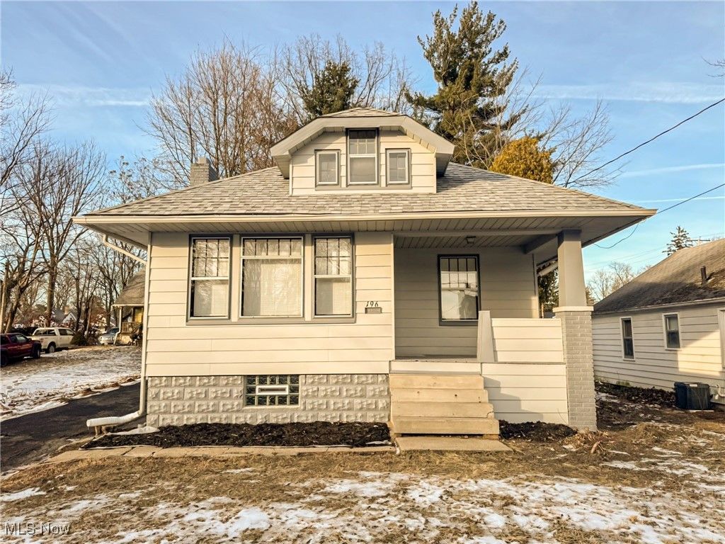 Photo of 196 Maywood Drive, Youngstown, OH 44512 (MLS # 5183573)