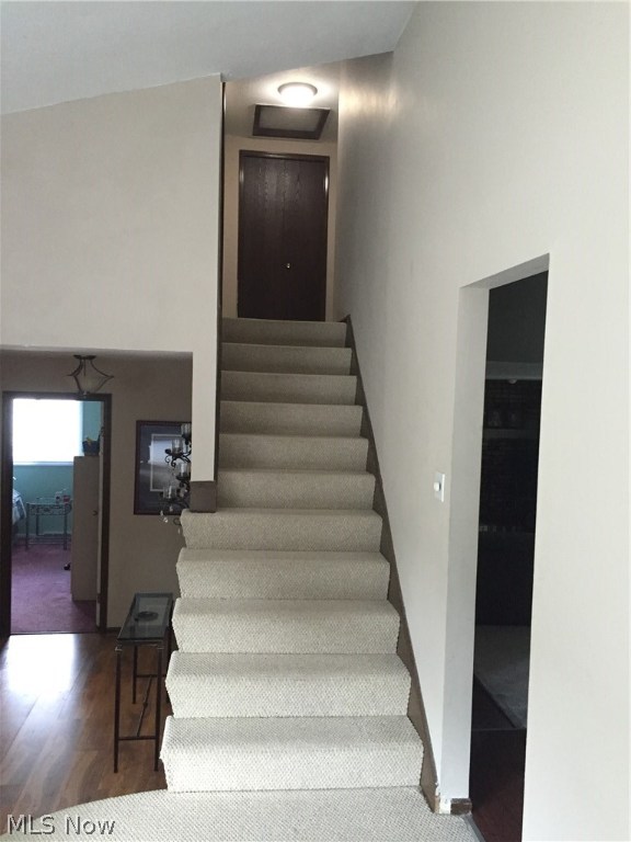 Hunt Club Mdws 03 - Residential