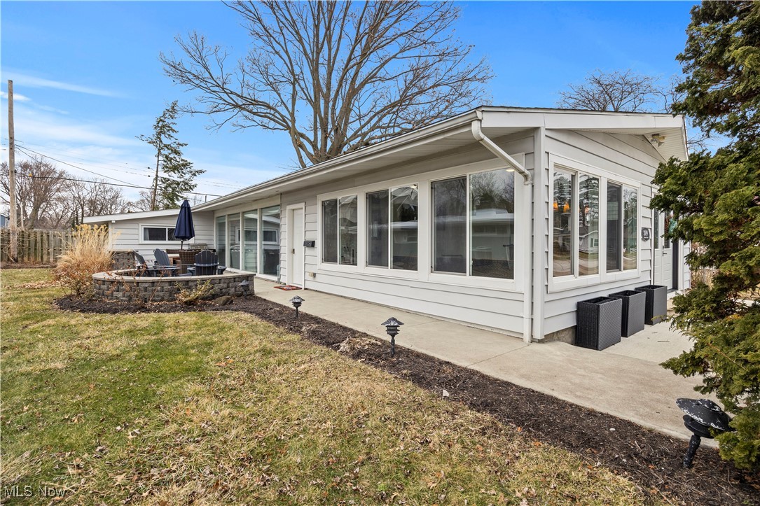 309 Shawnee Place, Huron, Ohio image 1