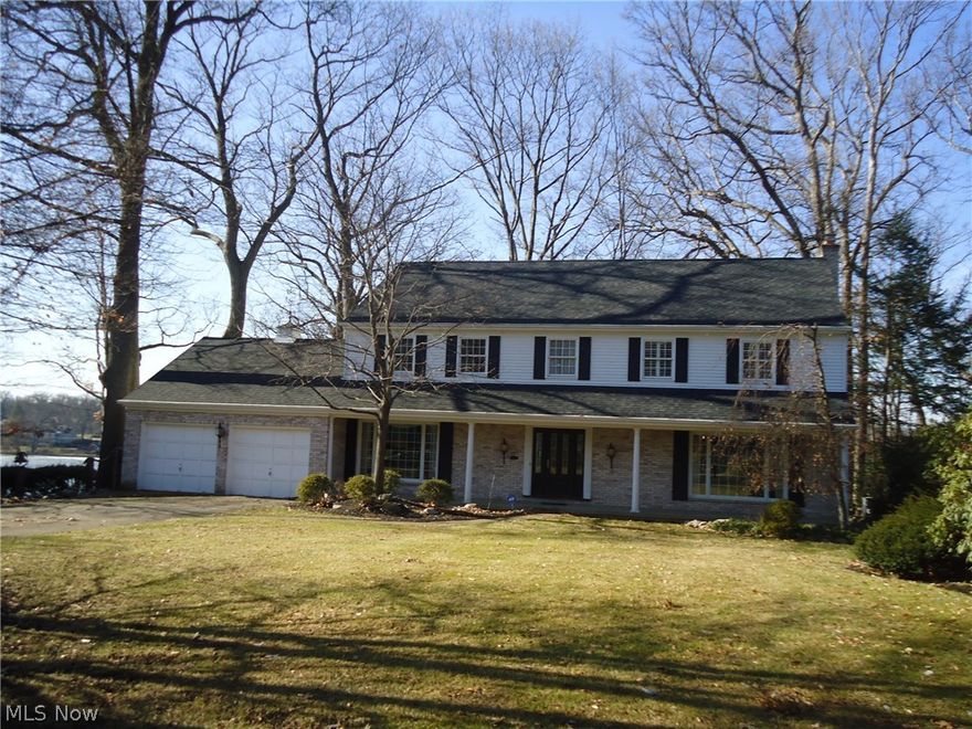 WATERFRONT 4 BR / 4 BATH HOME ON SILVER LAKE WITH SPECTACULAR, PANORAMIC VIEWS.   WELL MAINTAINED ONE OWNER HOME FEATURING SPACIOUS ROOMS AMD OPEN FLOOR PLAN.  BEAUTIFUL TILE FOYER ENTRANCE WITH TURNED STAIRCASE.  HUGE FAMILY ROOM WITH WOOD BURNING FIREPLACE, HARDWOOD FLOORING, BEAMED CEILING AND BUILT-INS........LEADING TO A MULTI TIERED BRICK PATIO WITH FABULOUS VIEWS.....A GREAT PLACE FOR OUTDOOR ENTERTAINING!!!!   LARGE LIVING ROOM WITH CROWN MOLDING.   FORMAL DINING ROOM WITH PICTURE WINDOW.  KITCHEN WITH  EATING AREA & LAKE VIEWS.   MASTER SUITE WITH DECK OVERLOOKING LAKE.  WALK OUT LOWER LEVEL REC  ROOM LEADING TO  BRICK PATIO  WITH LANDSCAPED STEPS LEADING TO LAKE......  SILVER LAKE ESTATES PRIVILEGES  INCLUDED............SWIM .....FISH....SAIL......!!!!!!  A GREAT PLACE TO CALL HOME.....CALL TODAY FOR YOUR PRIVATE VIEWING.