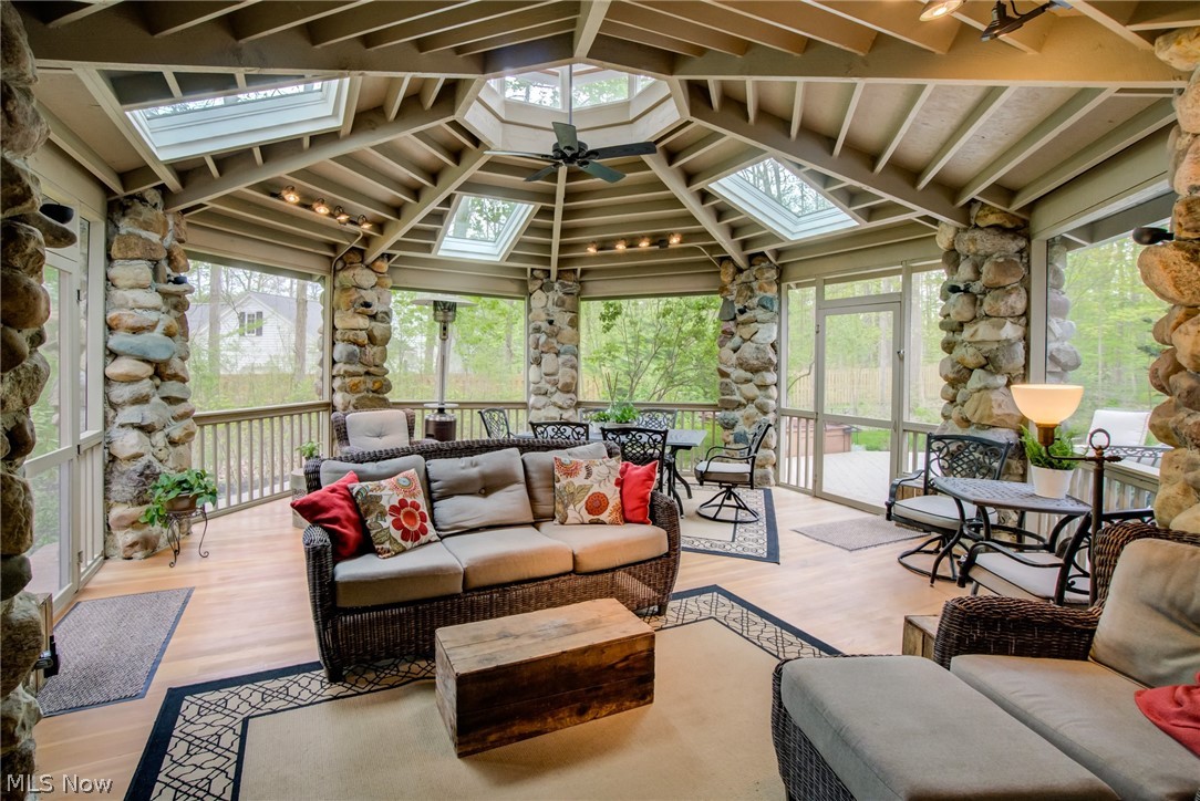 White Horse Acres - Residential