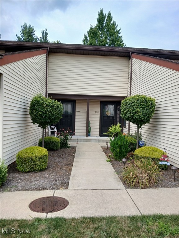 Rare opportunity for Liberty Hill Condo. First floor open living room and dining room with fireplace. Sliding doors to private, rear patio. Kitchen area has ample cabinet and counter space and includes all appliances. 2 bedrooms and a full bath on second floor. The master has a walk-in closet and a second floor bathroom. There is a finished room in the lower level used as a recreation space. Attached 2-car garage. Convenient location.