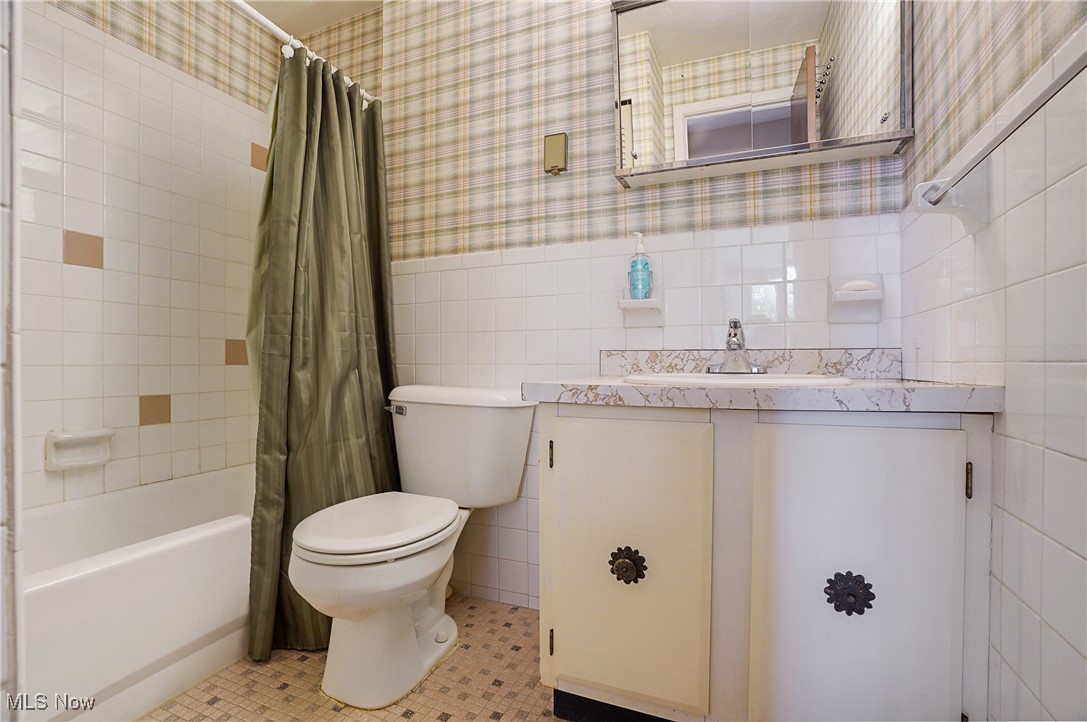 Silver Lake Towers Condo - Residential