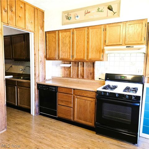 Tiny photo for 1550 Grace Avenue, Lakewood, OH 44107 (MLS # 5221842)