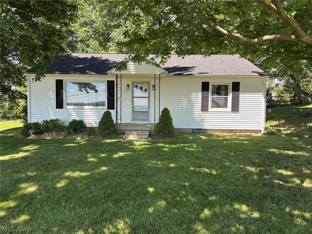 Photo of 10998 N Mt Eaton Road, Marshallville, OH 44645 (MLS # 5219388)