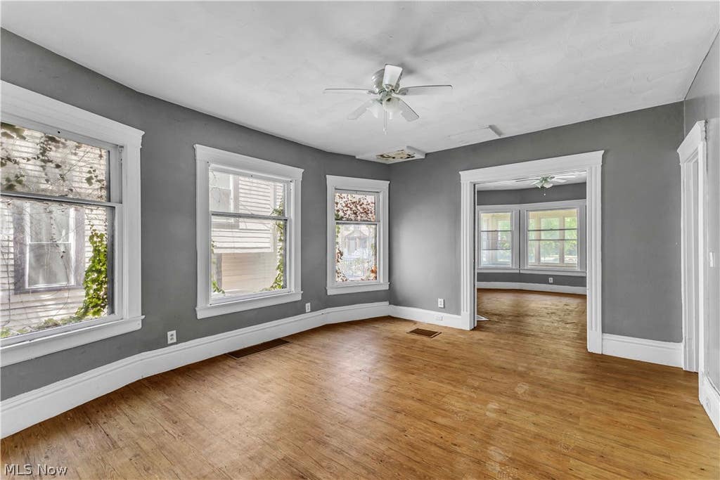 Photo of 1420 E 85th Street, Cleveland, OH 44106 (MLS # 5215640)