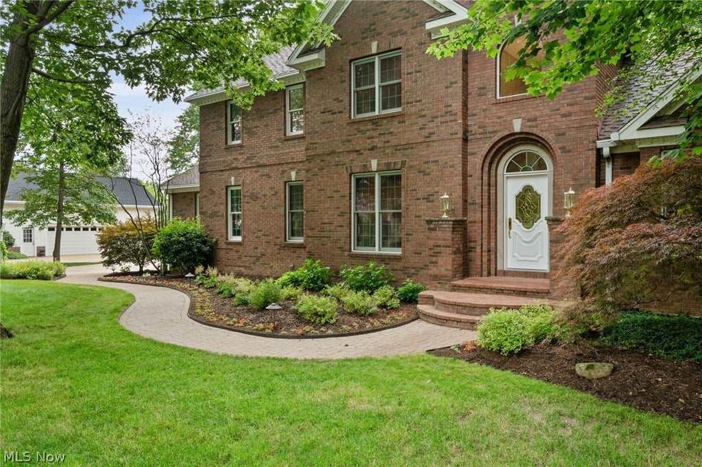 Photo of 189 Ballantrae Drive, Sagamore Hills, OH 44067 (MLS # 5206523)