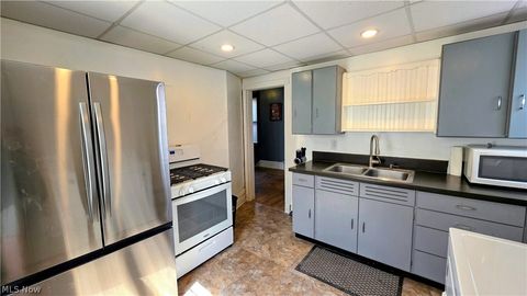 Tiny photo for 1506 Avery Street, Parkersburg, WV 26101 (MLS # 5198110)