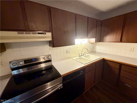 Tiny photo for 4264 S Main Street #4266, Akron, OH 44319 (MLS # 5253028)