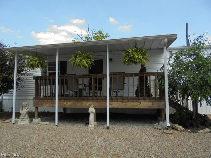 2004 Giles mobile on its own land
Beautiful covered deck and also a side deck with 2 sheds that will stay