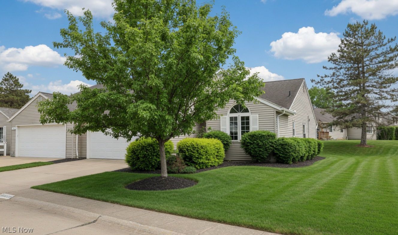 Photo 1 of 43 — 15779 Grosse Pointe Oval, Strongsville, OH 44136