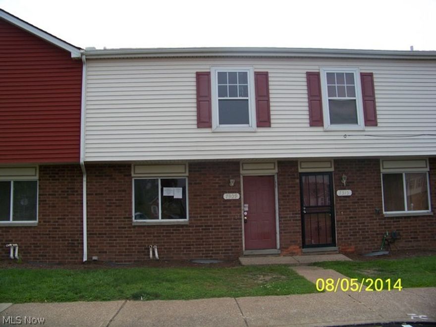 HUD Case #412-547189. As-Is Sale. Seller Will Not Make Repairs. Buyer Is Responsible For Utilities For Inspections. FHA Insured Financing Offered Subject To An FHA Appraisal. This 3 Bedroom/1.5 Bath Unit Needs A Complete Rehab and Would Be An Excellent 203(k) Candidate. Agents: This property is available only to owner-occupant, non-profit, and government agency buyers through midnight CT on 8/29, when it will become available to investor buyers.