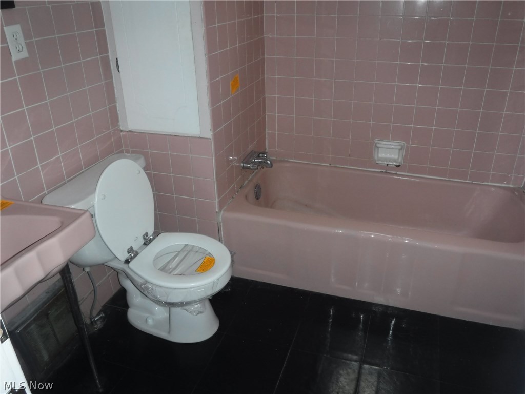 Edgewater Land Co - Residential Income