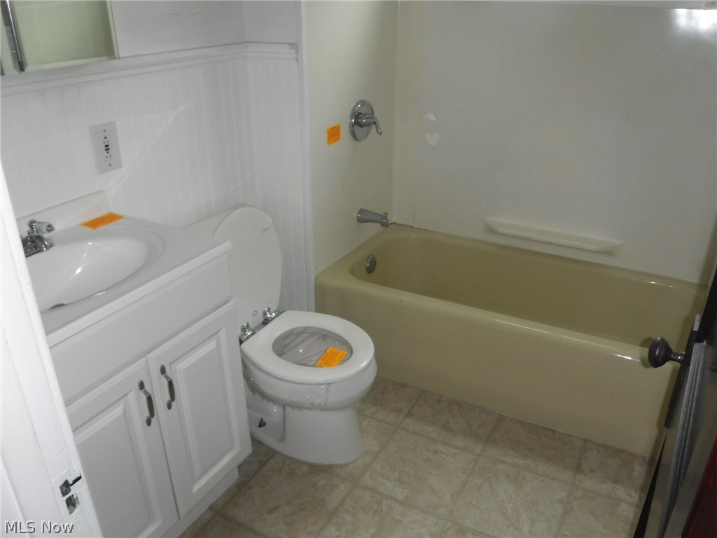 Edgewater Land Co - Residential Income