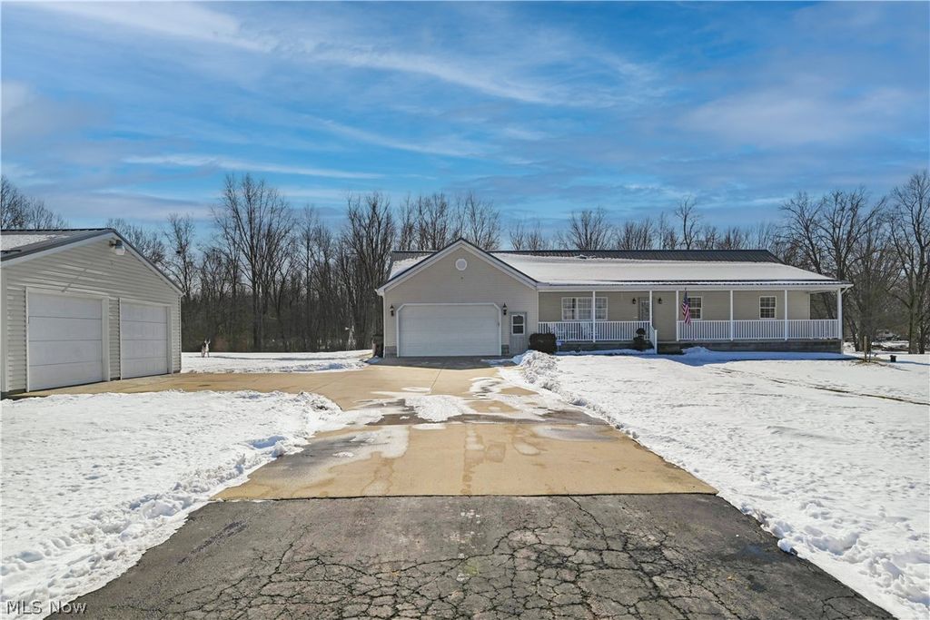 Photo of 2370 Davis Peck Road, Cortland, OH 44410 (MLS # 5186787)