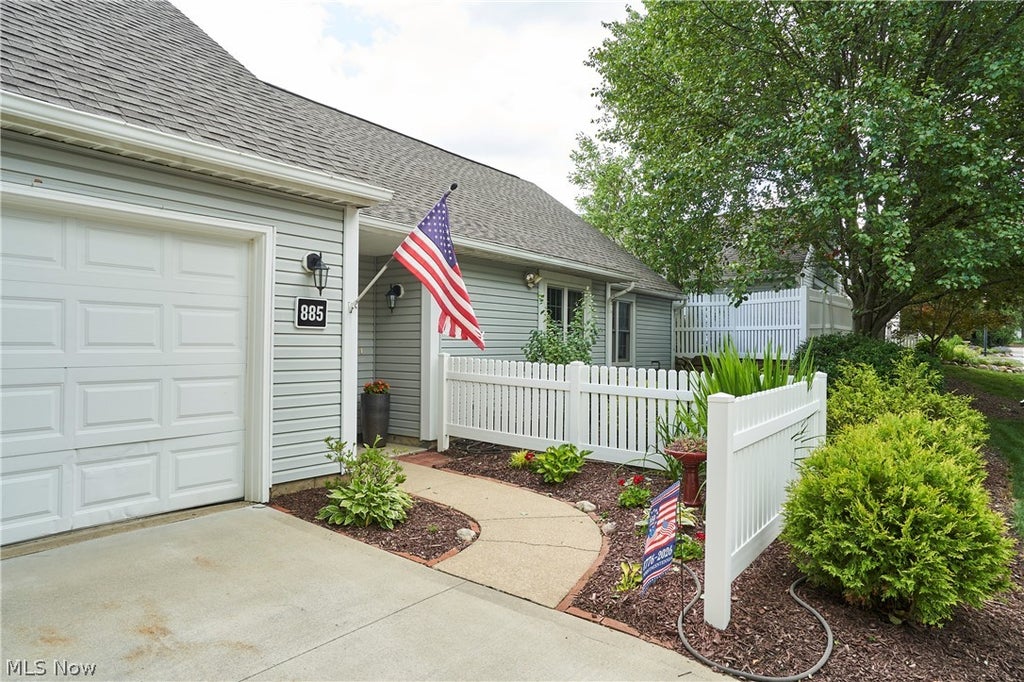 Photo of 885 Kenton Court, Akron, OH 44313 (MLS # 5220437)