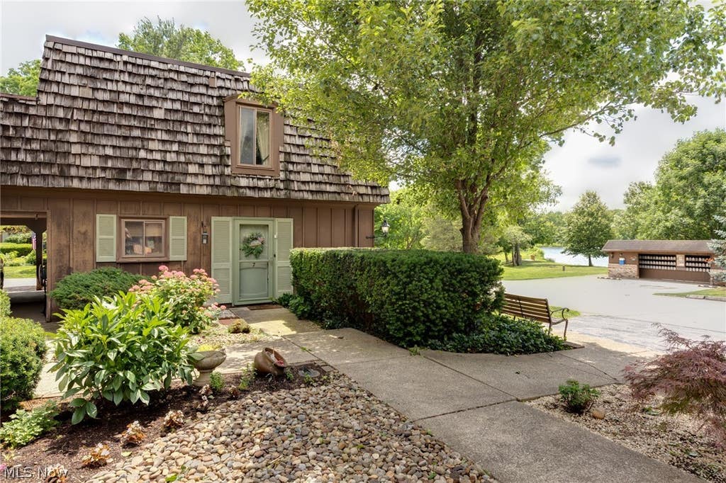 Photo of 200 Granger Road #7, Medina, OH 44256 (MLS # 5226618)