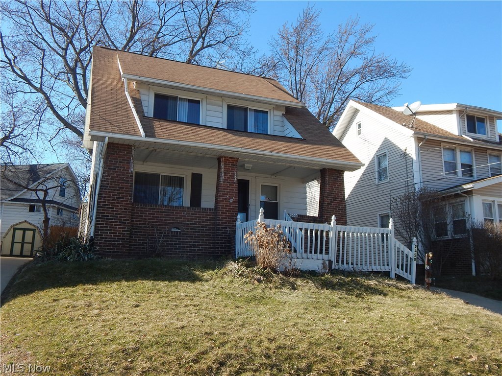 Great opportunities!! 3 Bedroom Colonial with many memories from long time owner. Large eat in kitchen, formal dining room, small screen porch off back.
Fenced rear yard. Full Attic, Full basement. Updated roof and windows, paved drive. Near Natatorium and downtown Cuy.Falls.
This home needs some equity love. Featuring hardwood floors, smaller bedrooms, large living and dining room.
Enjoy the many possibilities on the front porch or screened in back porch.