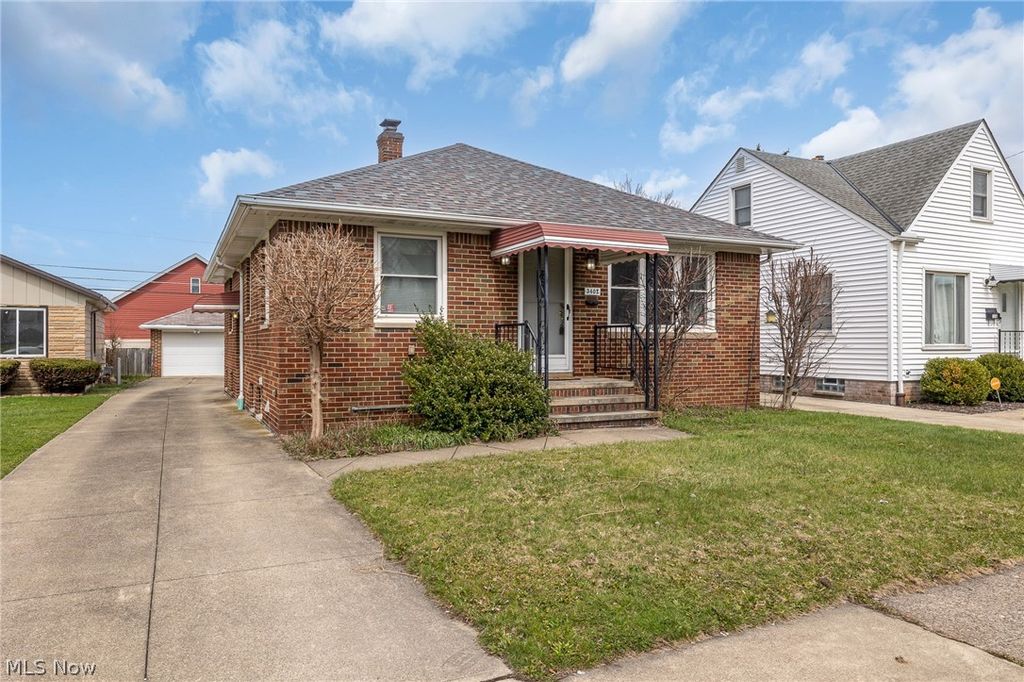 Photo of 3402 Wellington Avenue, Parma, OH 44134 (MLS # 5195929)