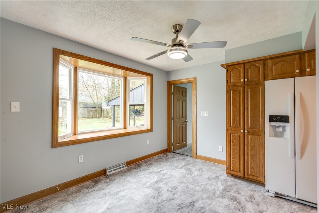 832 Cleveland Avenue, Orrville, Ohio image 16