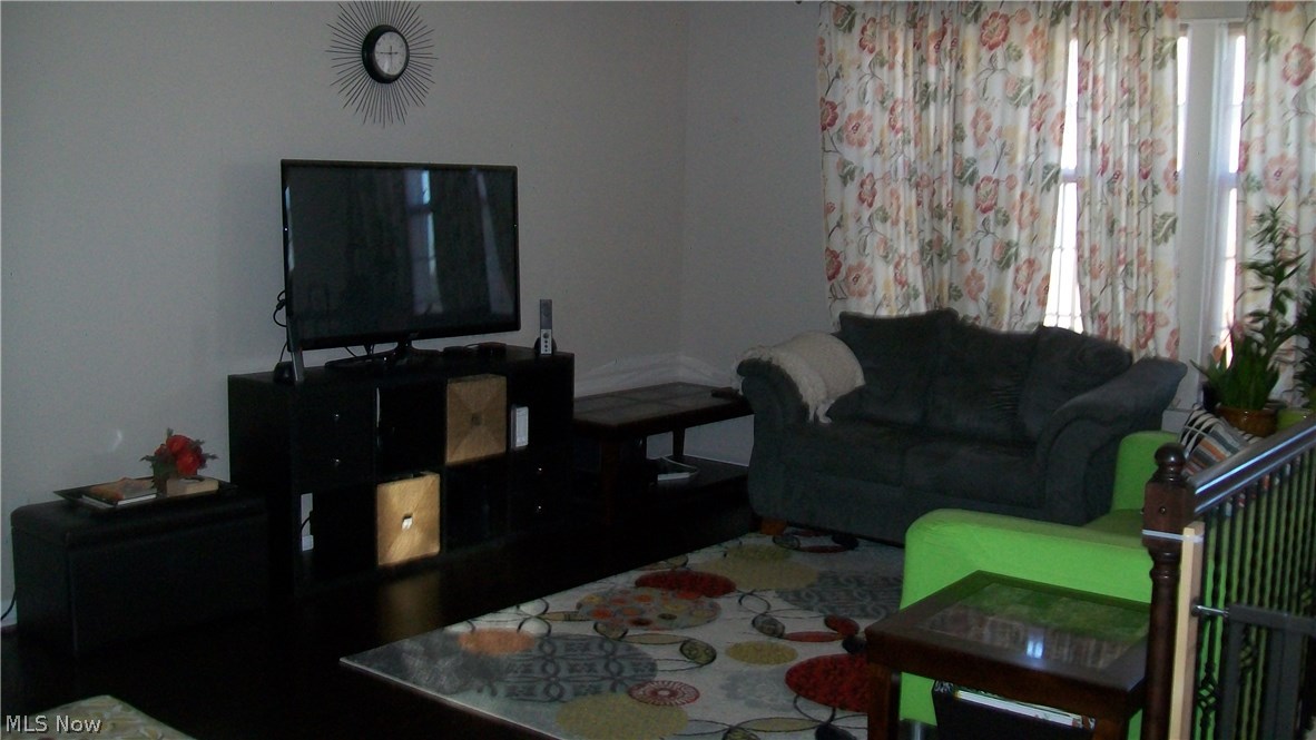 Pointe/Sterling Lakes Ph 01 Repla - Residential Lease