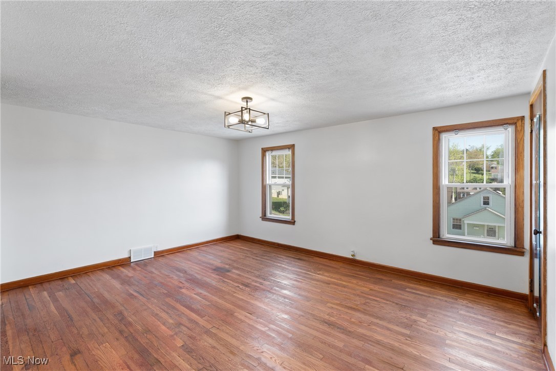 556 W 43rd Street, Shadyside, Ohio image 25