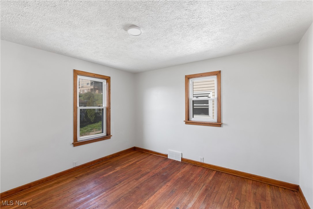 556 W 43rd Street, Shadyside, Ohio image 27