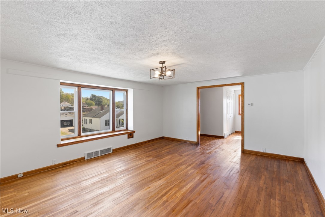 556 W 43rd Street, Shadyside, Ohio image 5