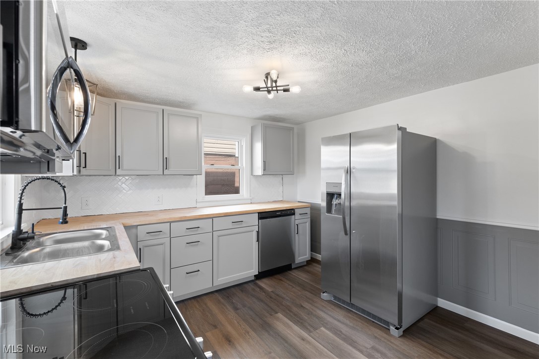 556 W 43rd Street, Shadyside, Ohio image 14