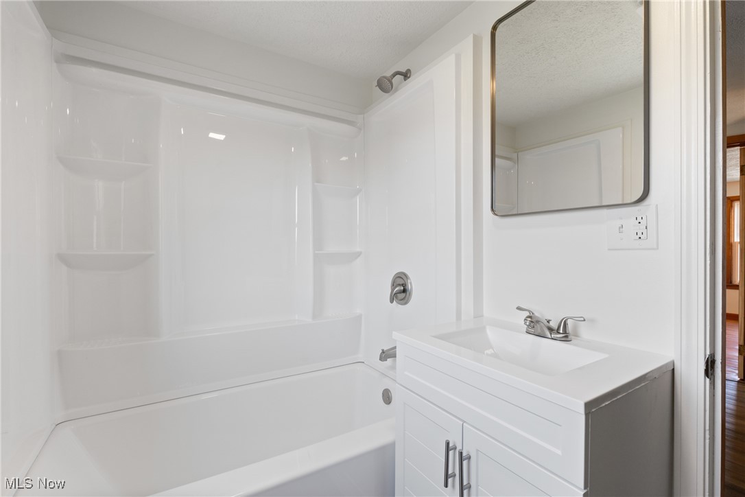 556 W 43rd Street, Shadyside, Ohio image 21