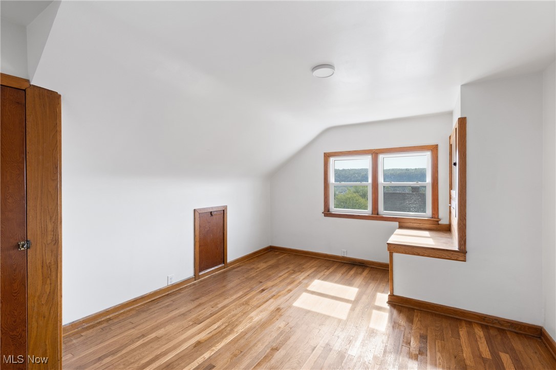 556 W 43rd Street, Shadyside, Ohio image 23