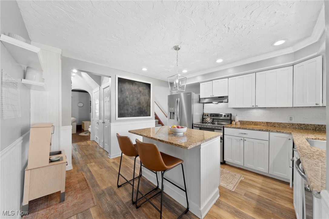 Lakewood, Ohio 44107, United States, 4 Bedrooms Bedrooms, ,2 BathroomsBathrooms,Residential,Contingent,191720