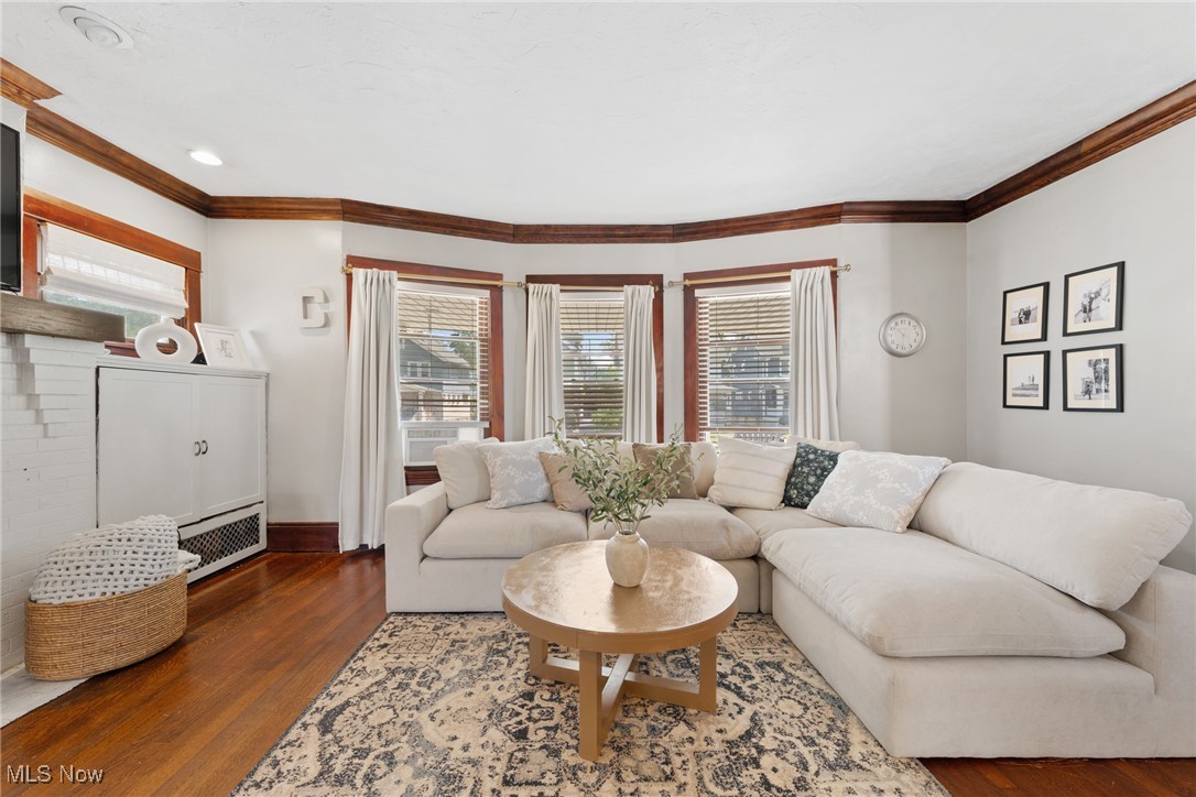 Lakewood, Ohio 44107, United States, 4 Bedrooms Bedrooms, ,2 BathroomsBathrooms,Residential,Contingent,191720