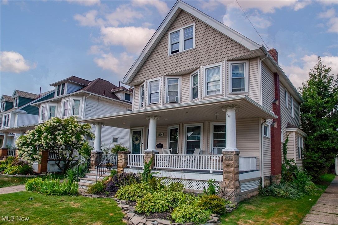 Lakewood, Ohio 44107, United States, 4 Bedrooms Bedrooms, ,2 BathroomsBathrooms,Residential,Contingent,191720