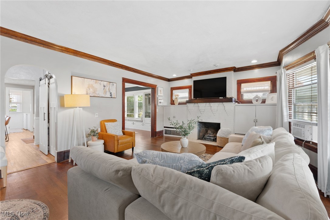 Lakewood, Ohio 44107, United States, 4 Bedrooms Bedrooms, ,2 BathroomsBathrooms,Residential,Contingent,191720