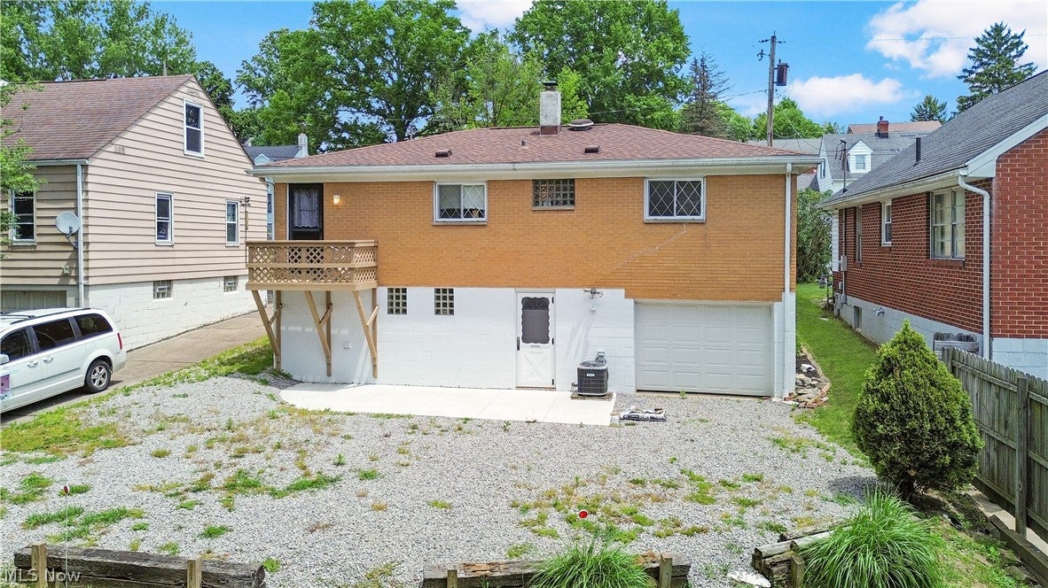 203 Opal Boulevard