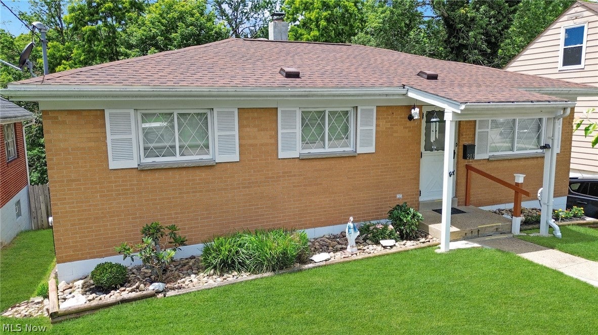 203 Opal Boulevard
