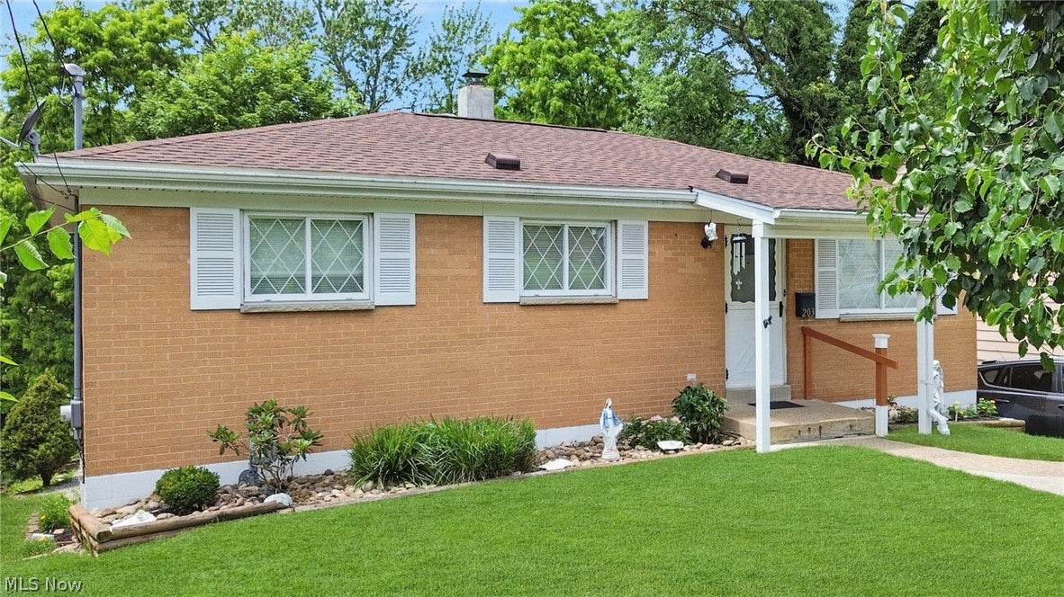 203 Opal Boulevard